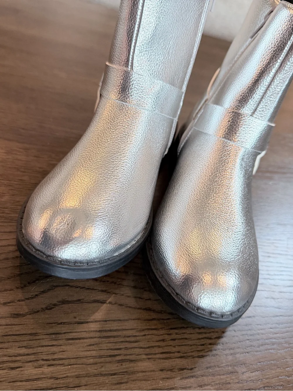 NWOT Dolce Vita Black Girls Size 3 Ankle Boots with Metallic Accent